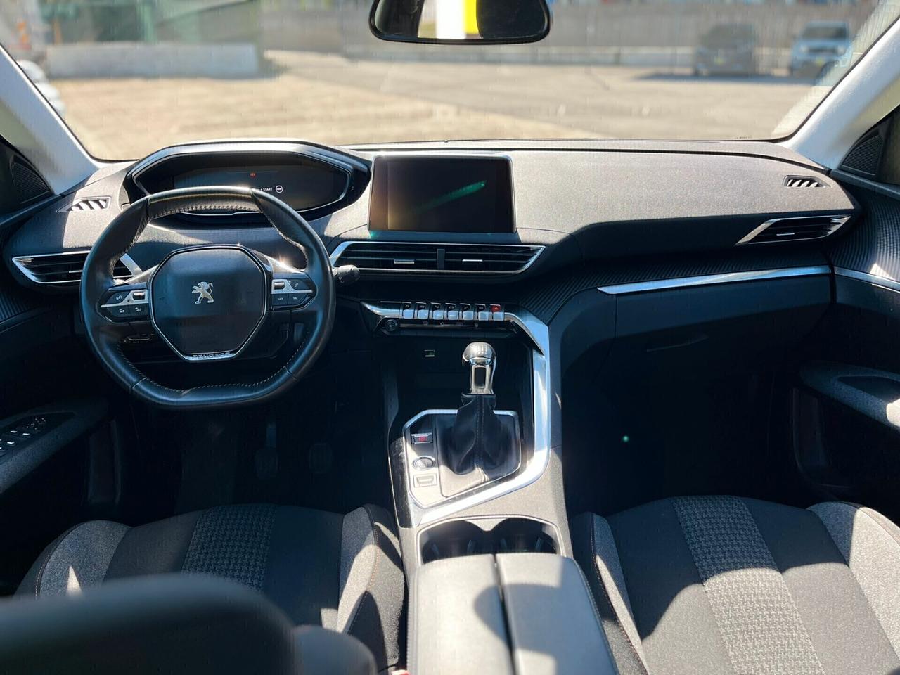 Peugeot 3008 1.5 DIESEL 131CV Allure anno 04/2022