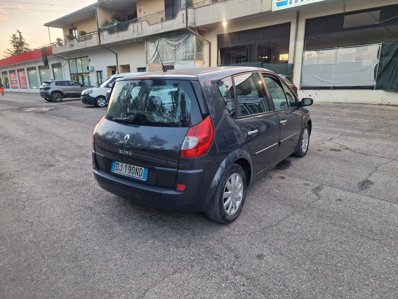 Renault Scenic Grand Scénic 1.9 dCi/130CV PlayStation Portable