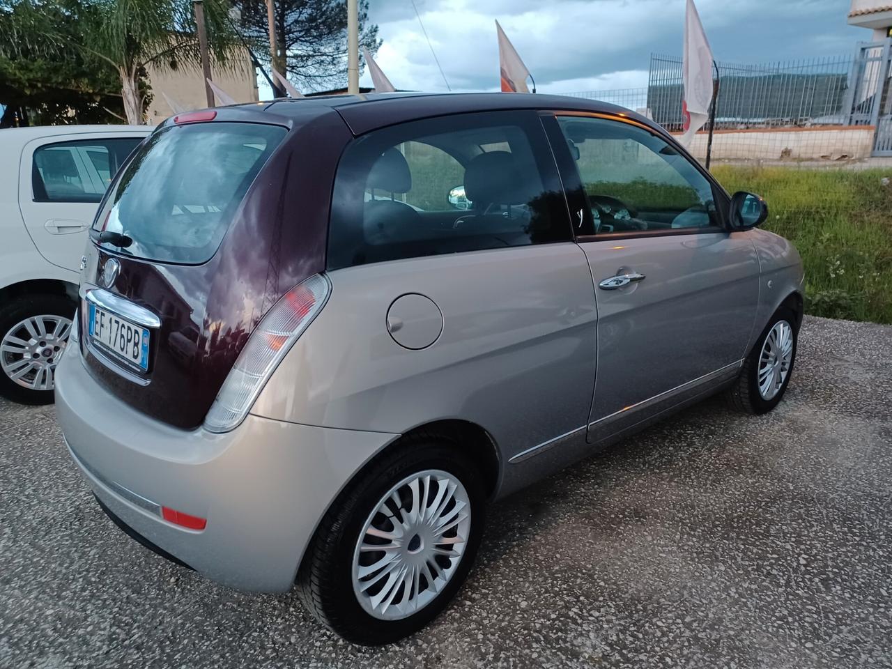 Lancia Ypsilon 1.2 Platino