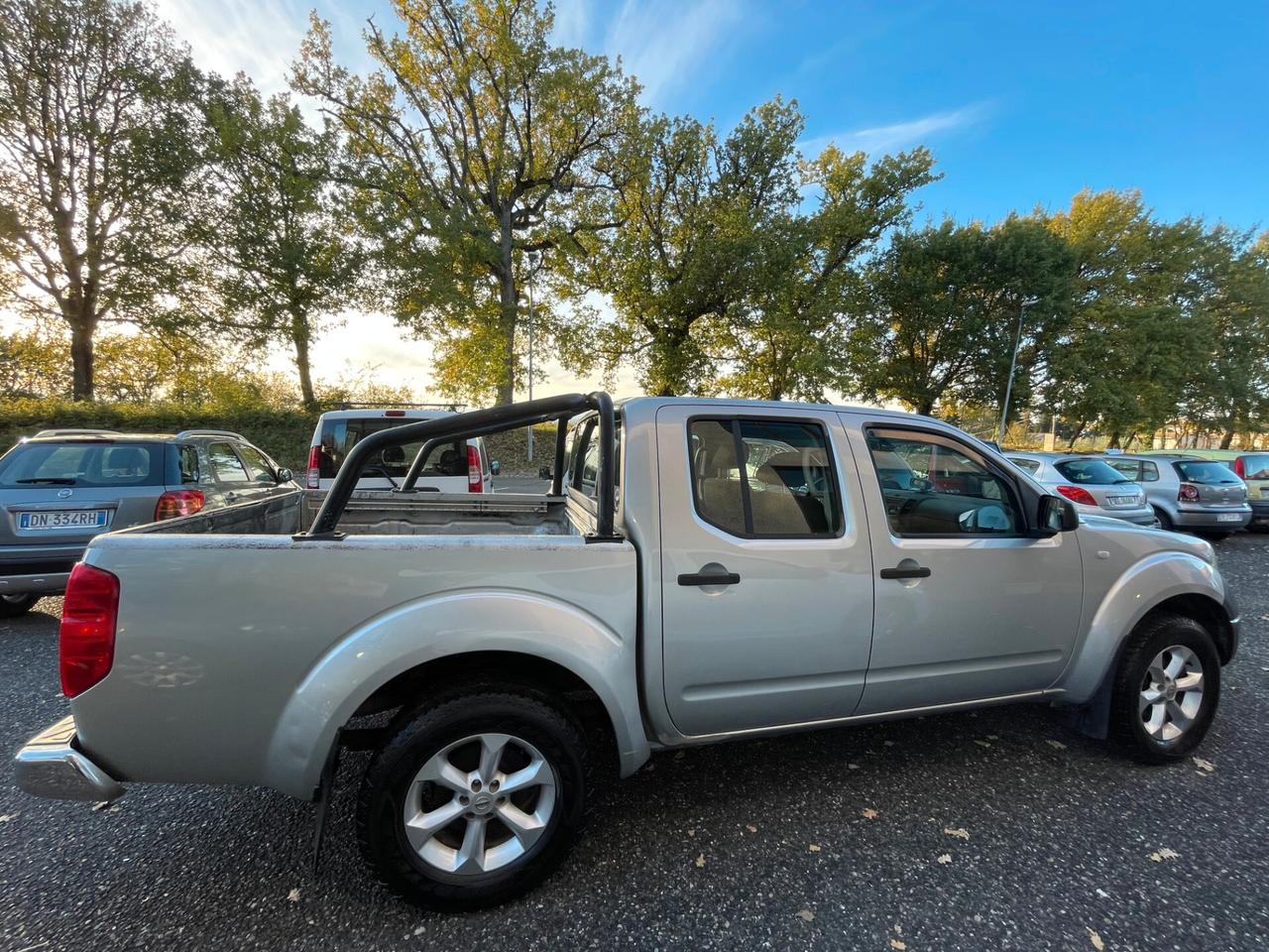 Nissan Navara 2.5 dCi 4 porte Double Cab SE + GANCIO TRAINO