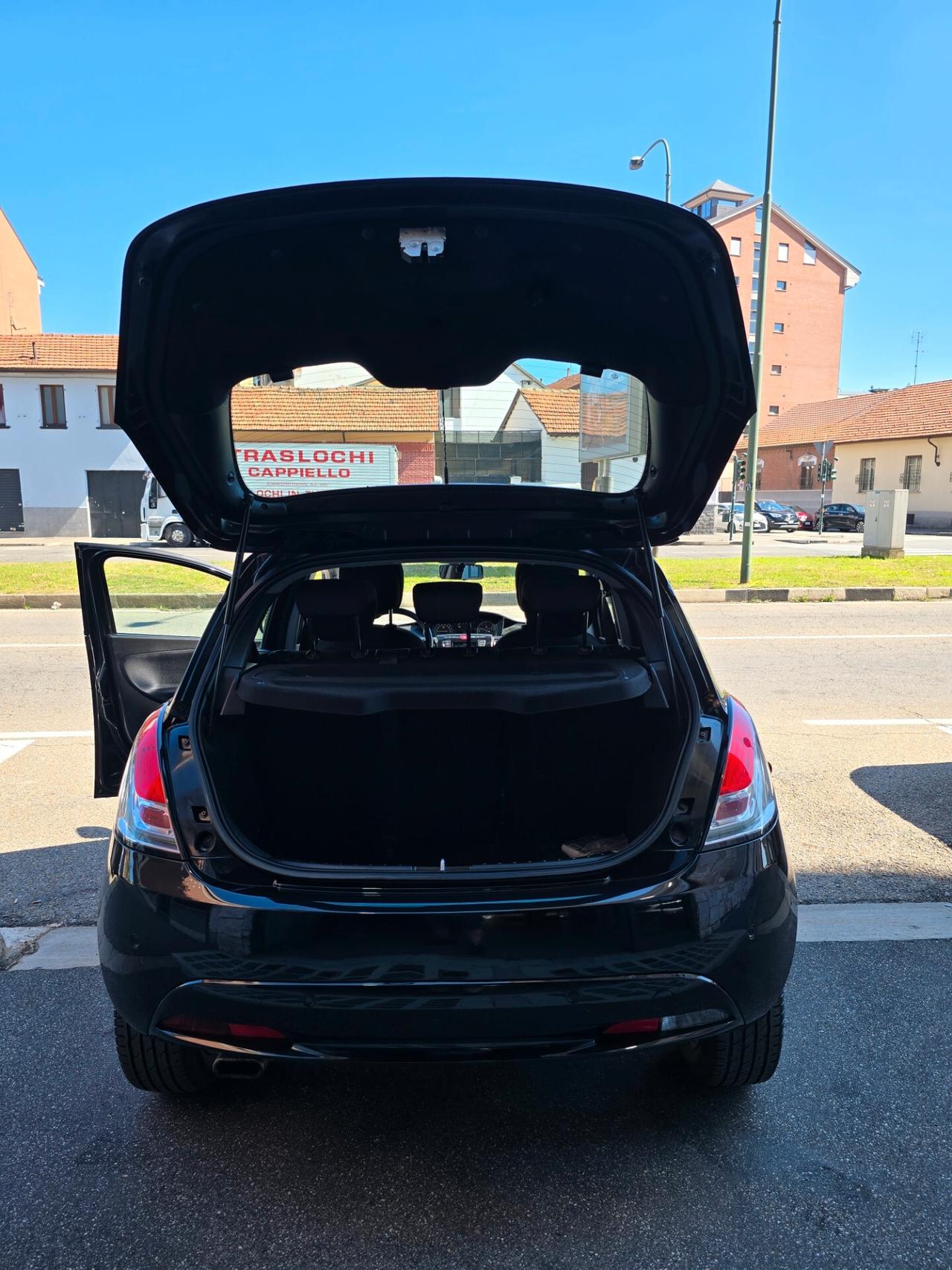 Lancia Ypsilon 1.2 69 CV 5 porte S&S Gold