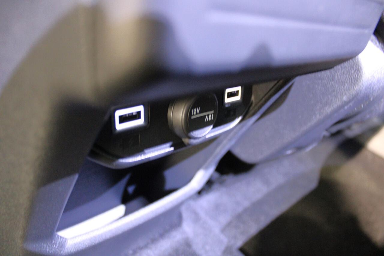 Peugeot 3008 Hybrid 145 e-DCS6 Allure - 2026