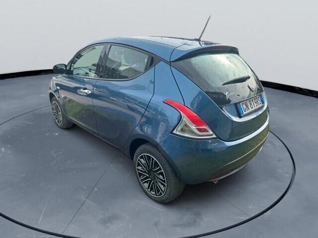 Lancia Ypsilon 1.0 FireFly 5 porte S&S Hybryd Gold