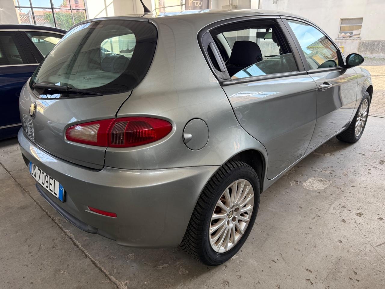 Alfa Romeo 147 1.6 16V TS (105) 5 porte Distinctive