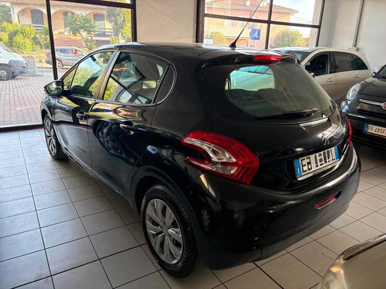 Peugeot 208 1.4 HDi 5 porte Ok neopatentati