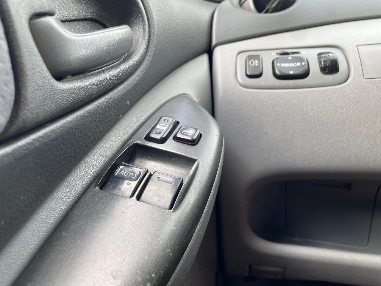 Toyota Yaris 1.0i 16V cat 3 porte