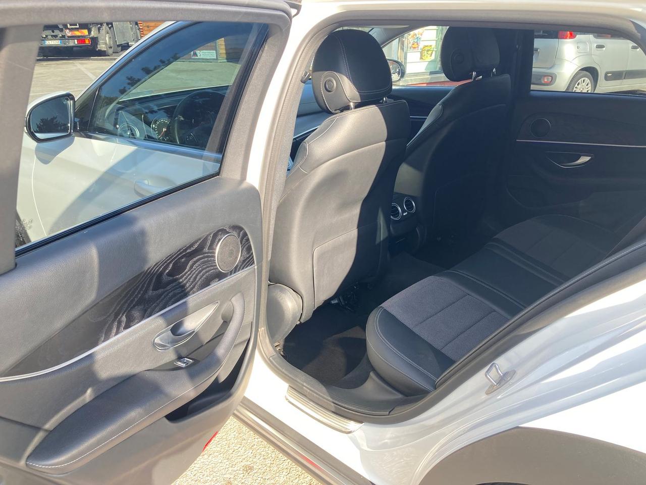 Mercedes-Benz E 220 E-Class E #6086
