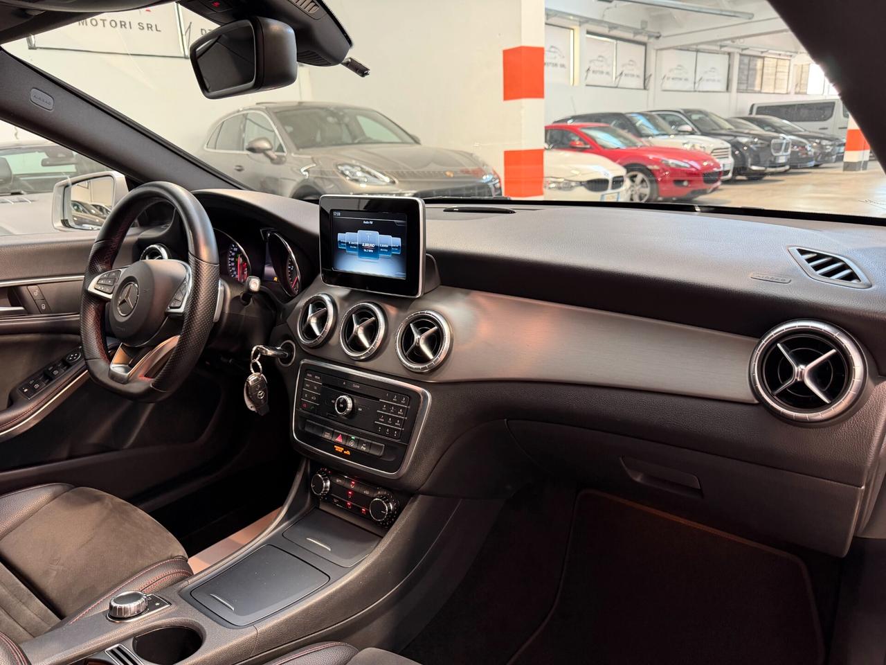 Mercedes-benz CLA 200 d PREMIUM AMG-MOTORE MERCEDES-UNICOPROPRIETARIO