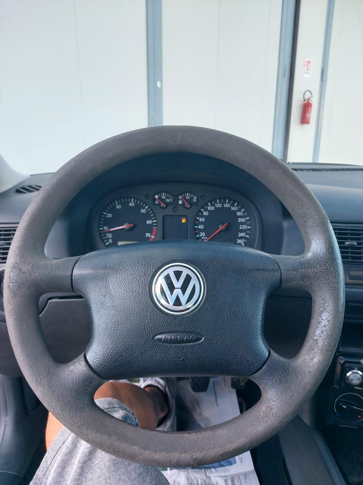 Volkswagen Golf 1.6 cat 5 porte Highline GPL