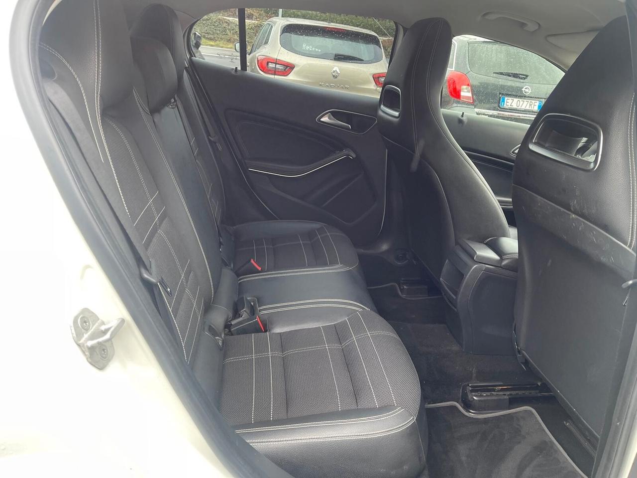 Mercedes-benz GLA 180 d Premium