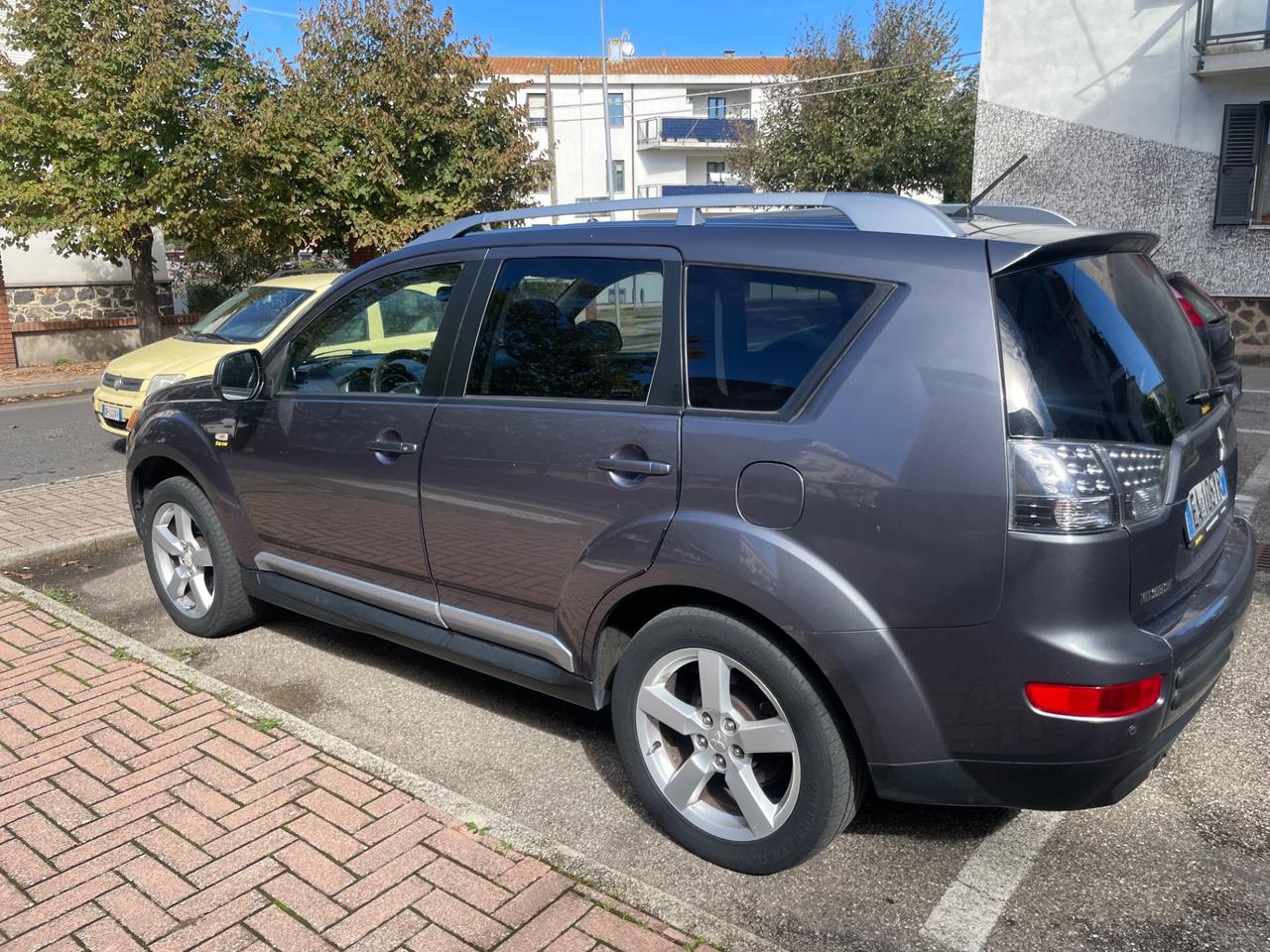 Mitsubishi Outlander 2.4 benzina gpl 7 posti