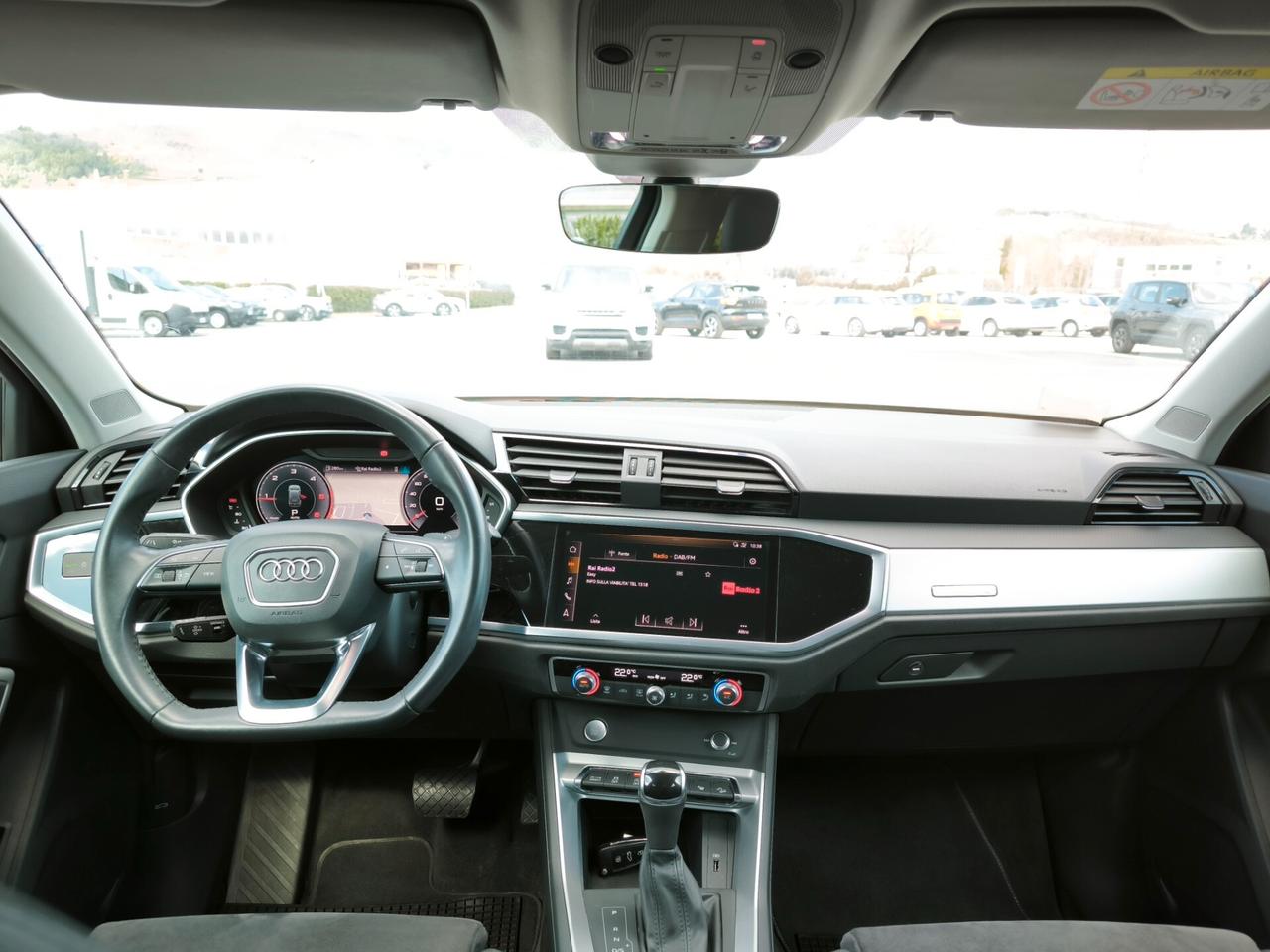 Audi Q3 40 TDI quattro S tronic Business Advanced