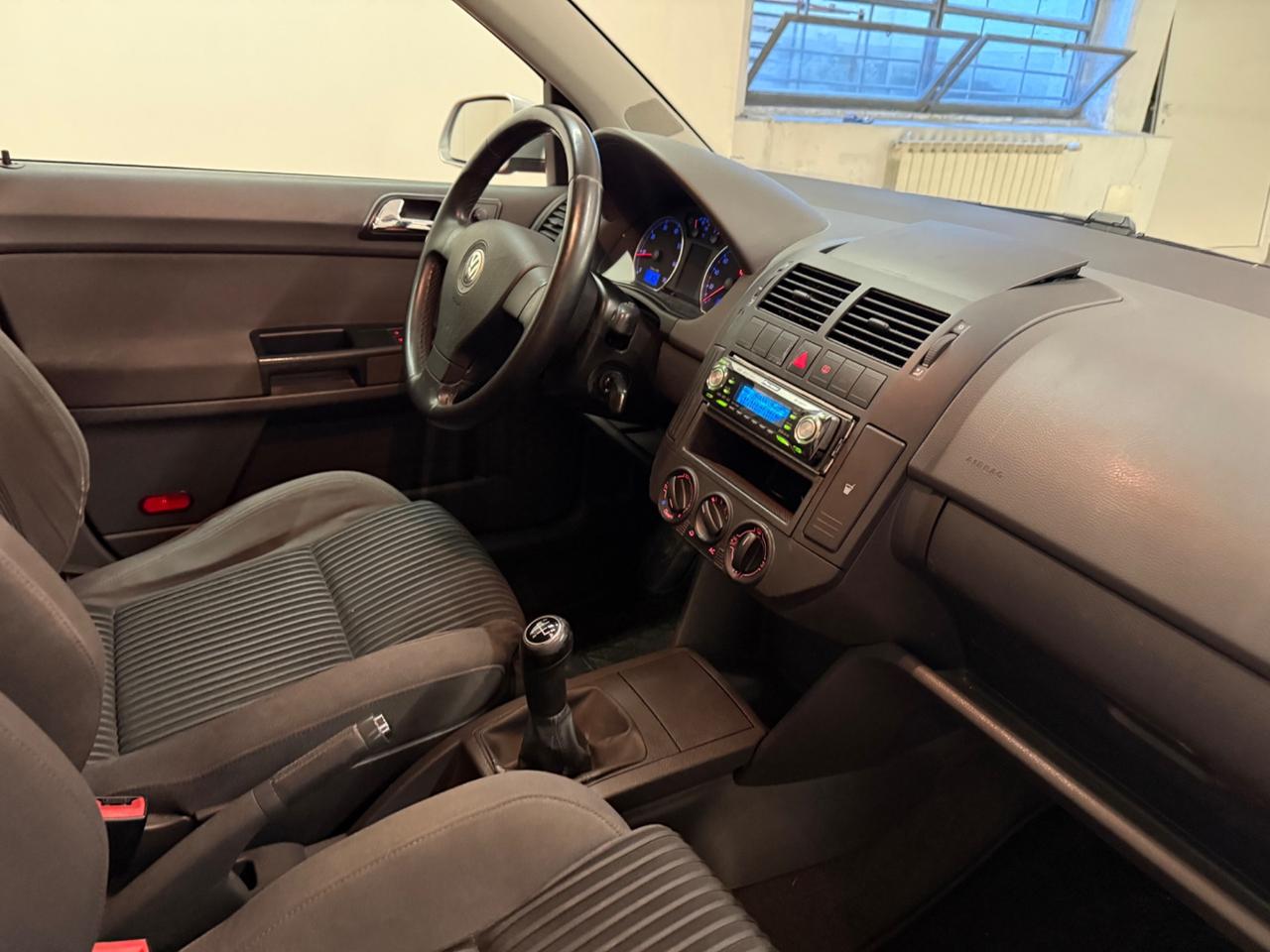 Volkswagen Polo 1.4/80CV 16V 5p. Sportline