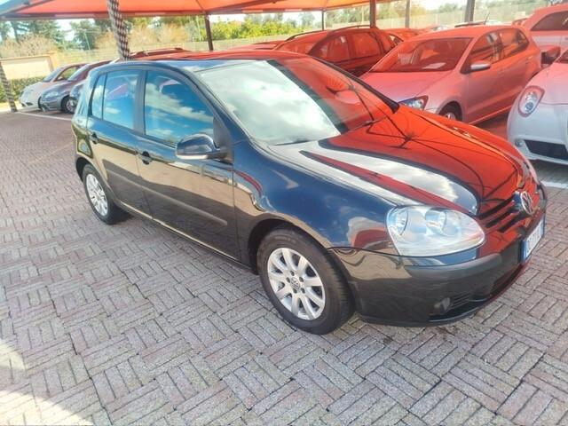Volkswagen Golf 1.6 16V FSI 5p. Sportline