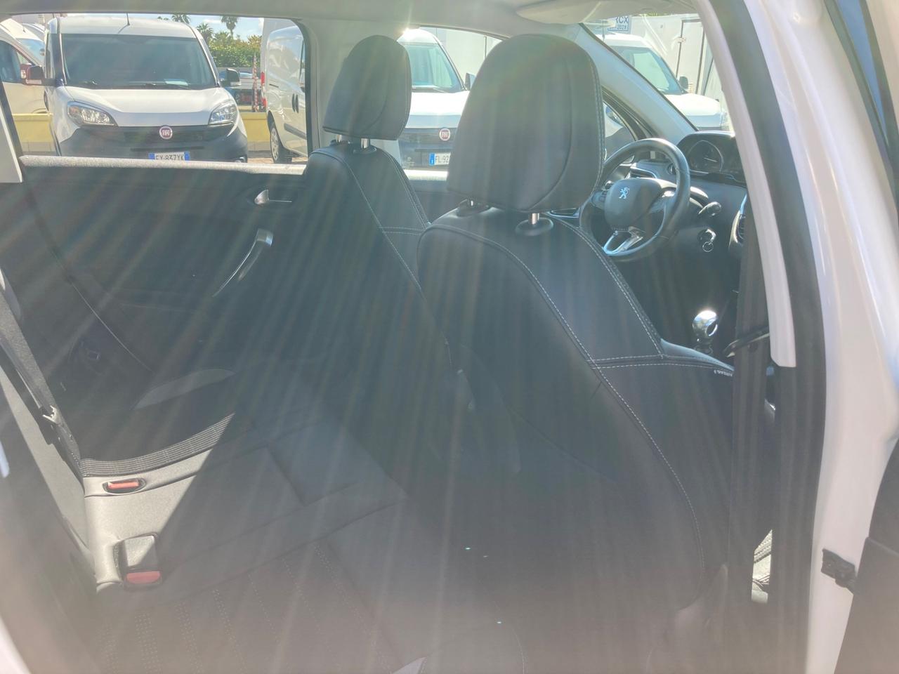 Peugeot 2008 1.6 e-HDi 115 CV Stop&Start Allure