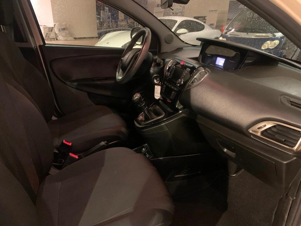 LANCIA Ypsilon 3ª serie Ypsilon 1.2 69 CV 5 po...