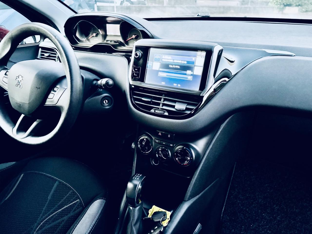 Peugeot 208 1.4 HDi 68 CV 5 porte Allure