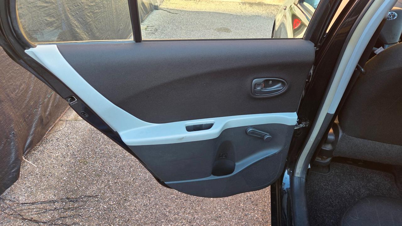 Toyota Yaris 1.0 5 porte Sol unico proprietario km