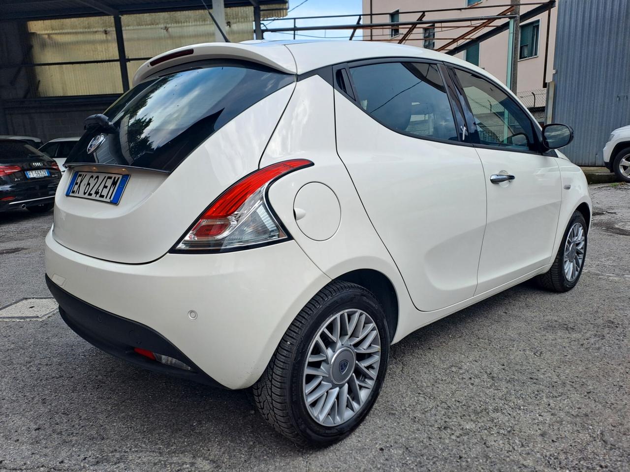 LANCIA YPSILON 1.2 BENZINA *OK NEOPATENTATI*