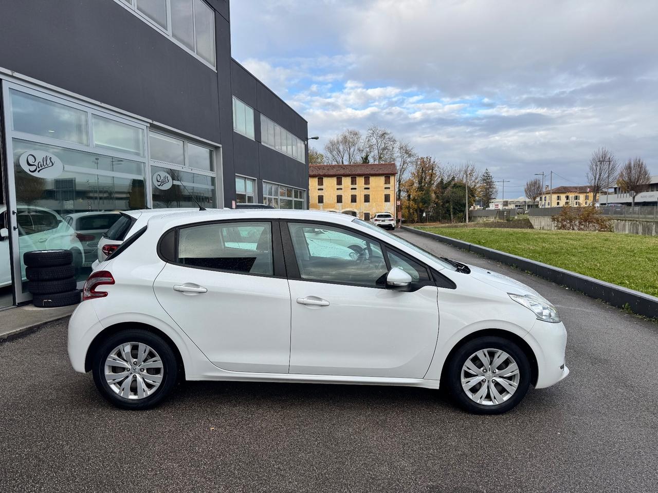Peugeot 208 1.2 Neopatentati