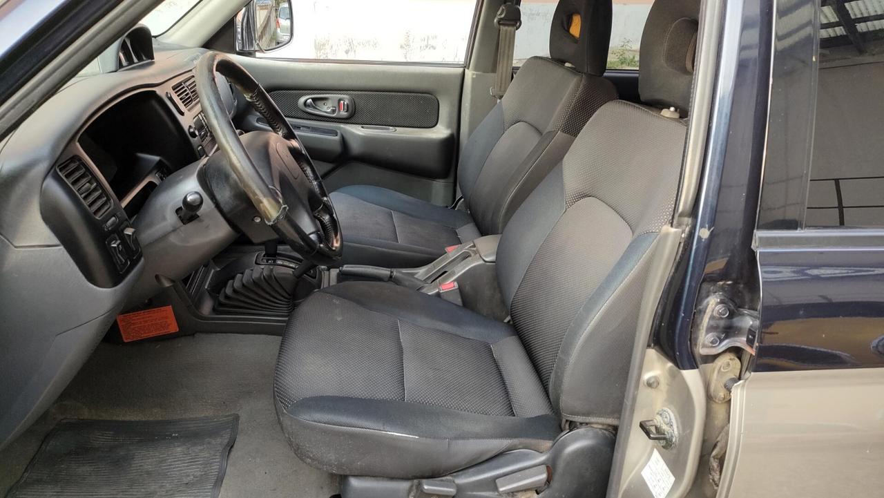 Mitsubishi L200 2.5 TD Double Cab Aut e Gancio