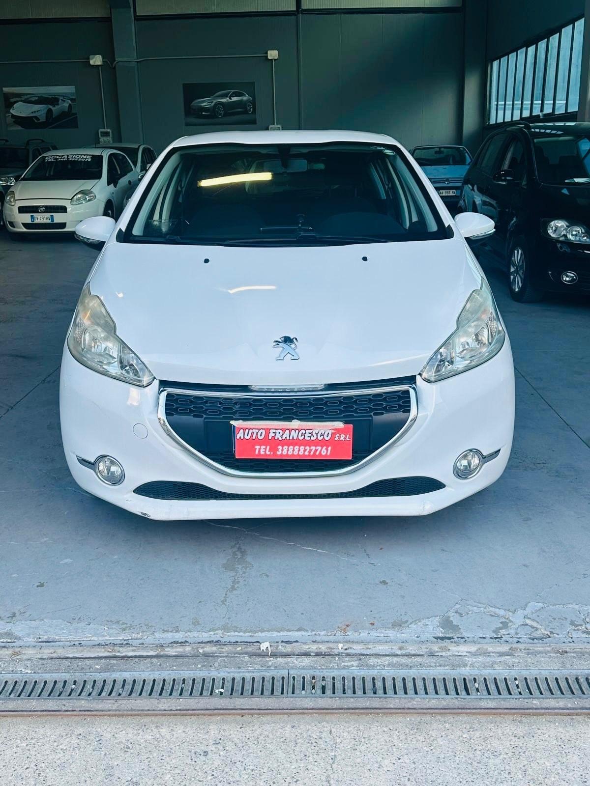 Peugeot 208 1.2 VTi 82 CV 5 porte Active benzina e gpl