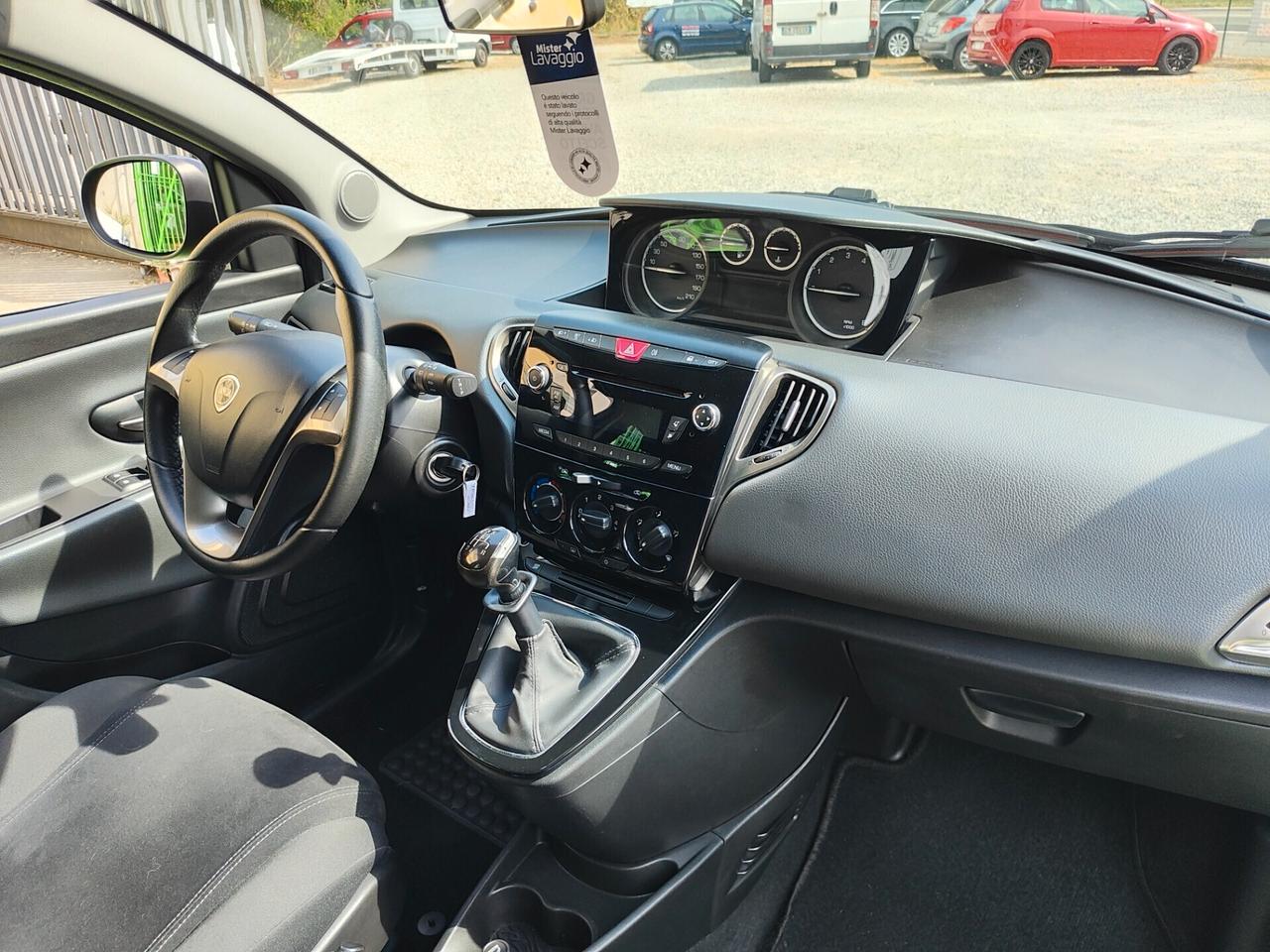 LANCIA YPSILON 1.2 GPL NEOPATENTATI