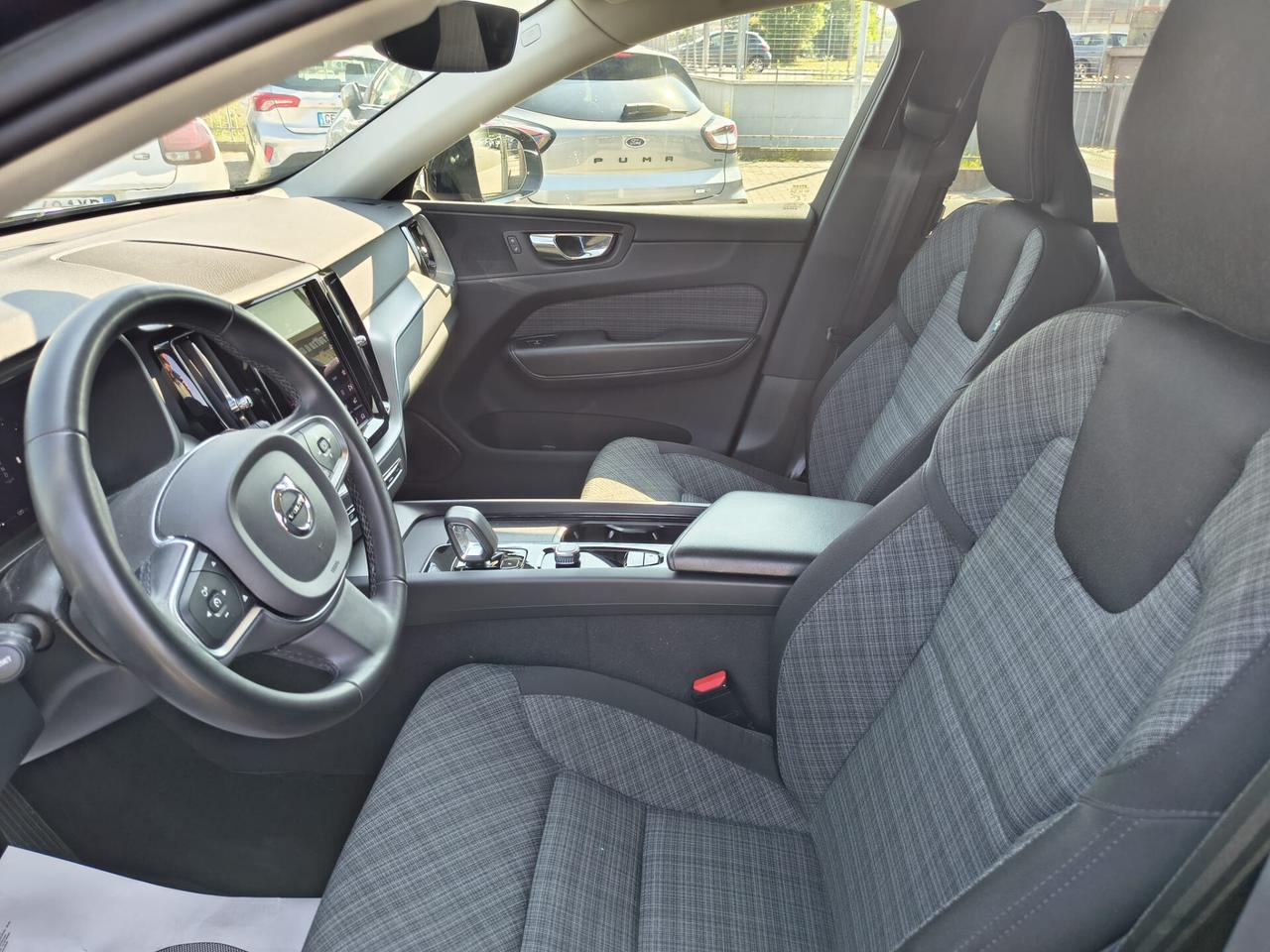 Volvo XC 60 B4 2.0 DIESEL/IBRIDA (d) AWD automatico *MILD HYBRID*