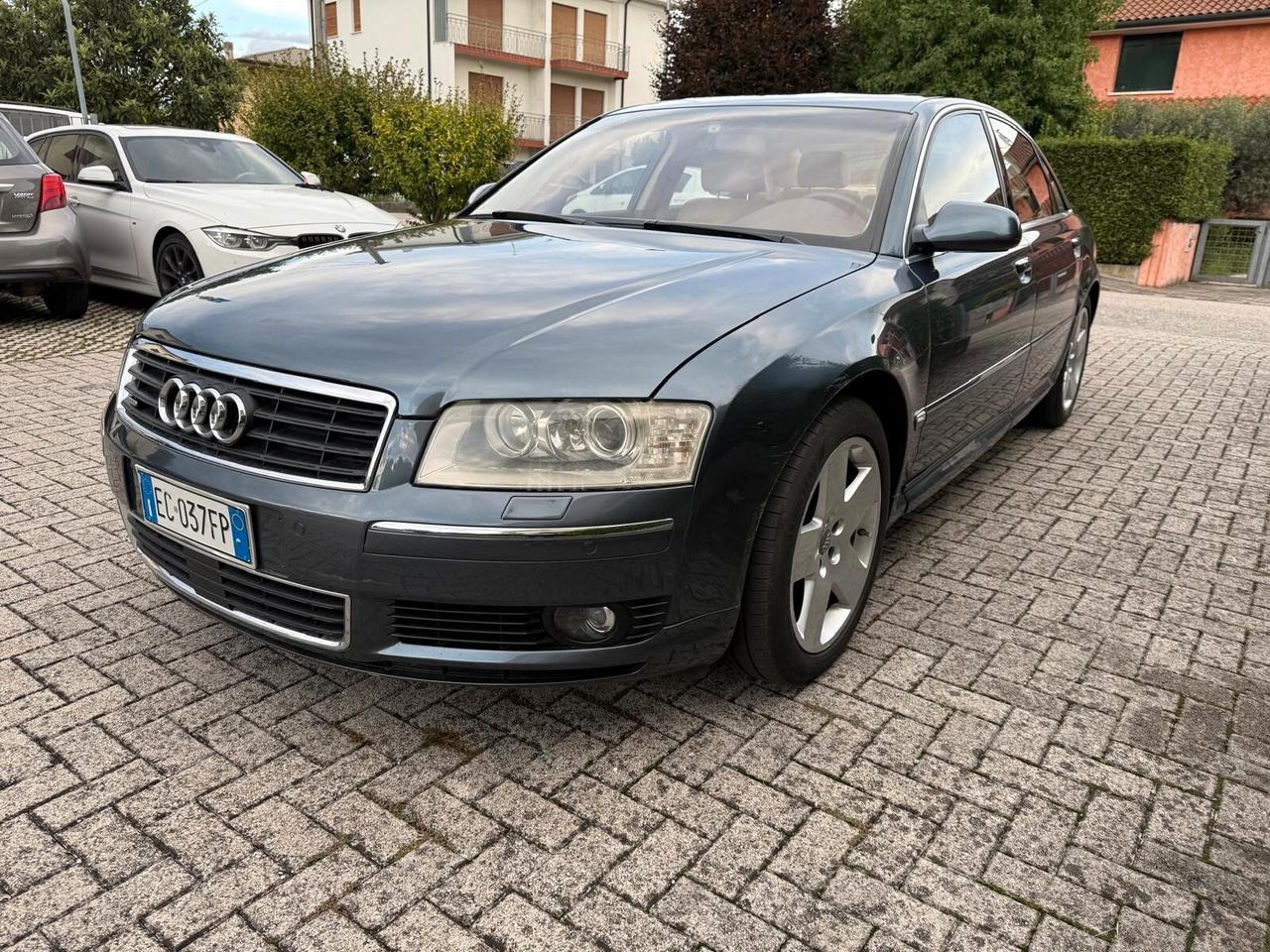 Audi A8 4.2 V8 quattro tiptronic