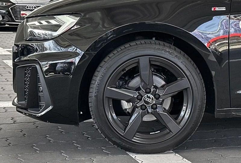 Audi A1 A1 SPB 25 TFSI S tronic S line edition Black Pack 17" Camer a