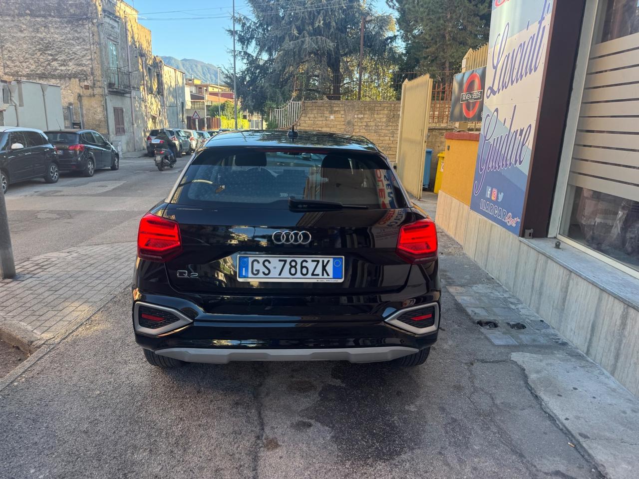 Audi Q2 30 TDI Identity Black