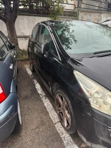 Peugeot 3008 1.6 HDi 110CV cambio robotizzato Tecno