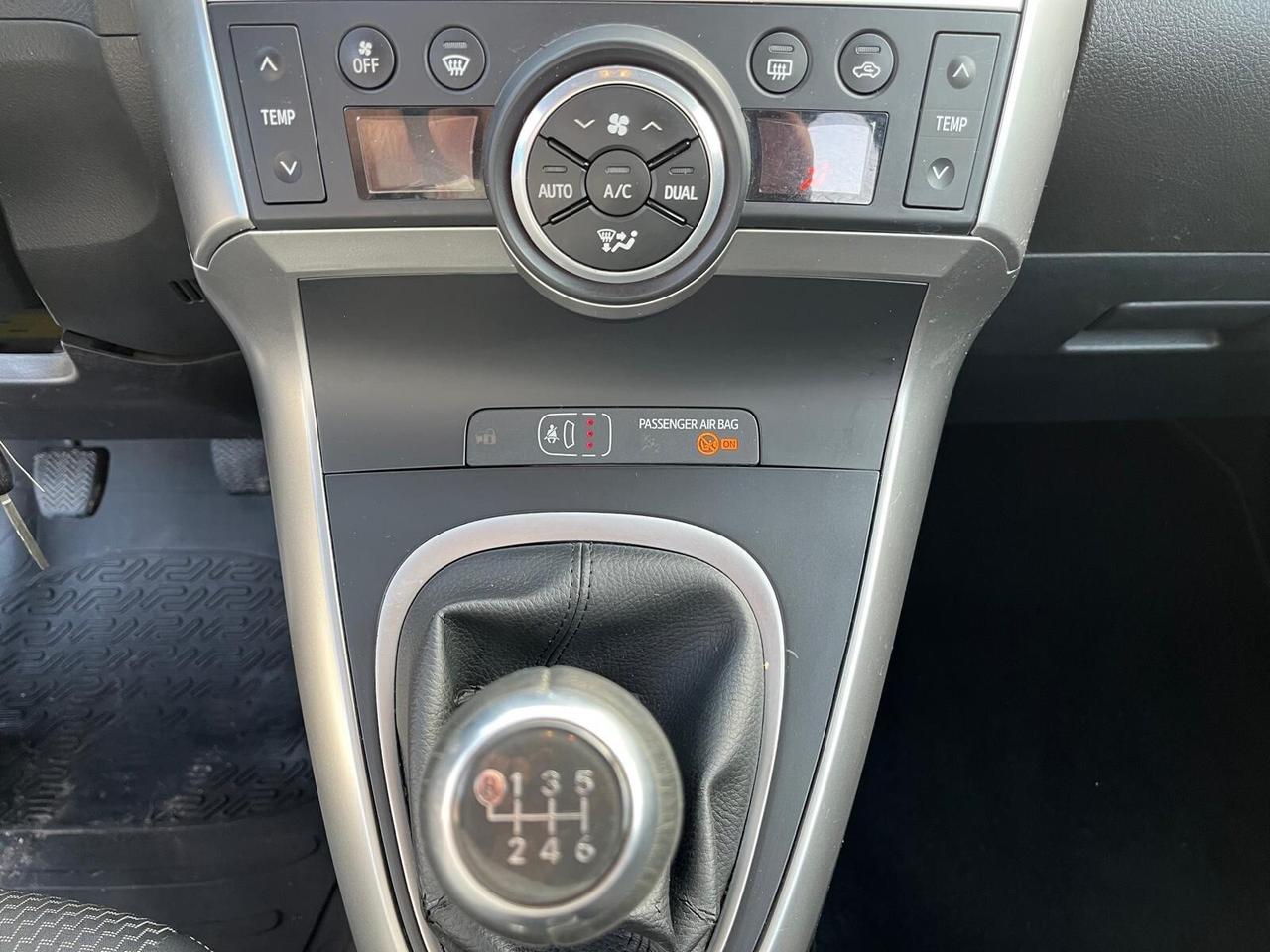 Toyota verso 1.6 D-4D- km 140000-12/2015