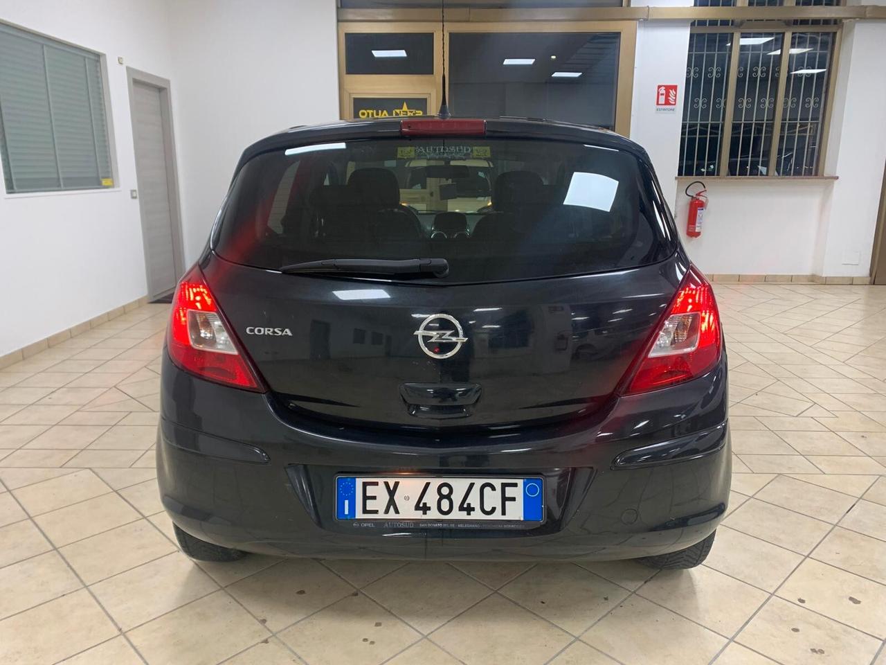 Opel Corsa 1.2 5 porte Sport