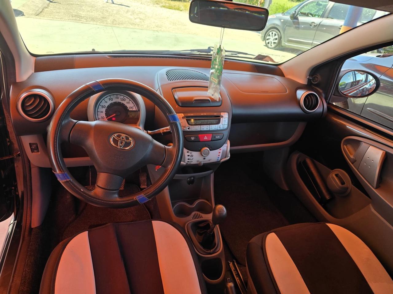 Toyota Aygo 1.0 12V VVT-i 5 porte Now Connect