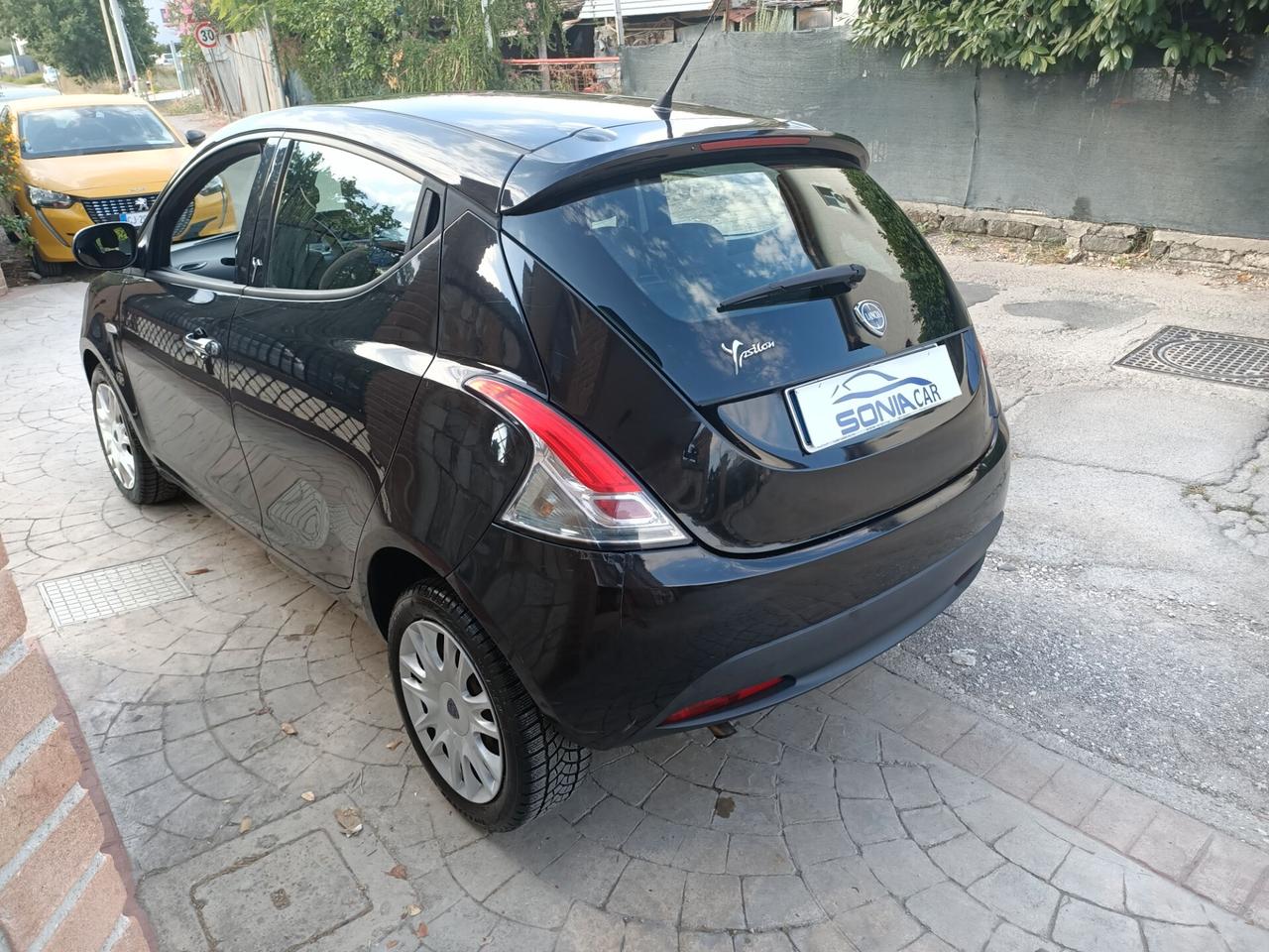 Lancia Ypsilon 0.9 TwinAir 85 CV 5 porte S&S Gold