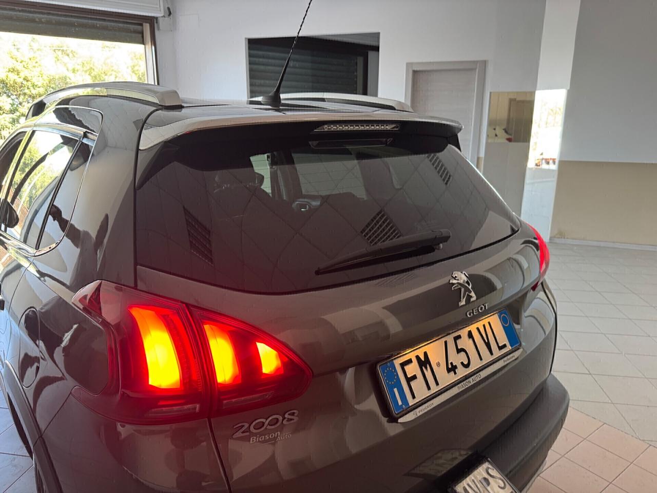 Peugeot 2008 1.6 HDI 100 CV Allure