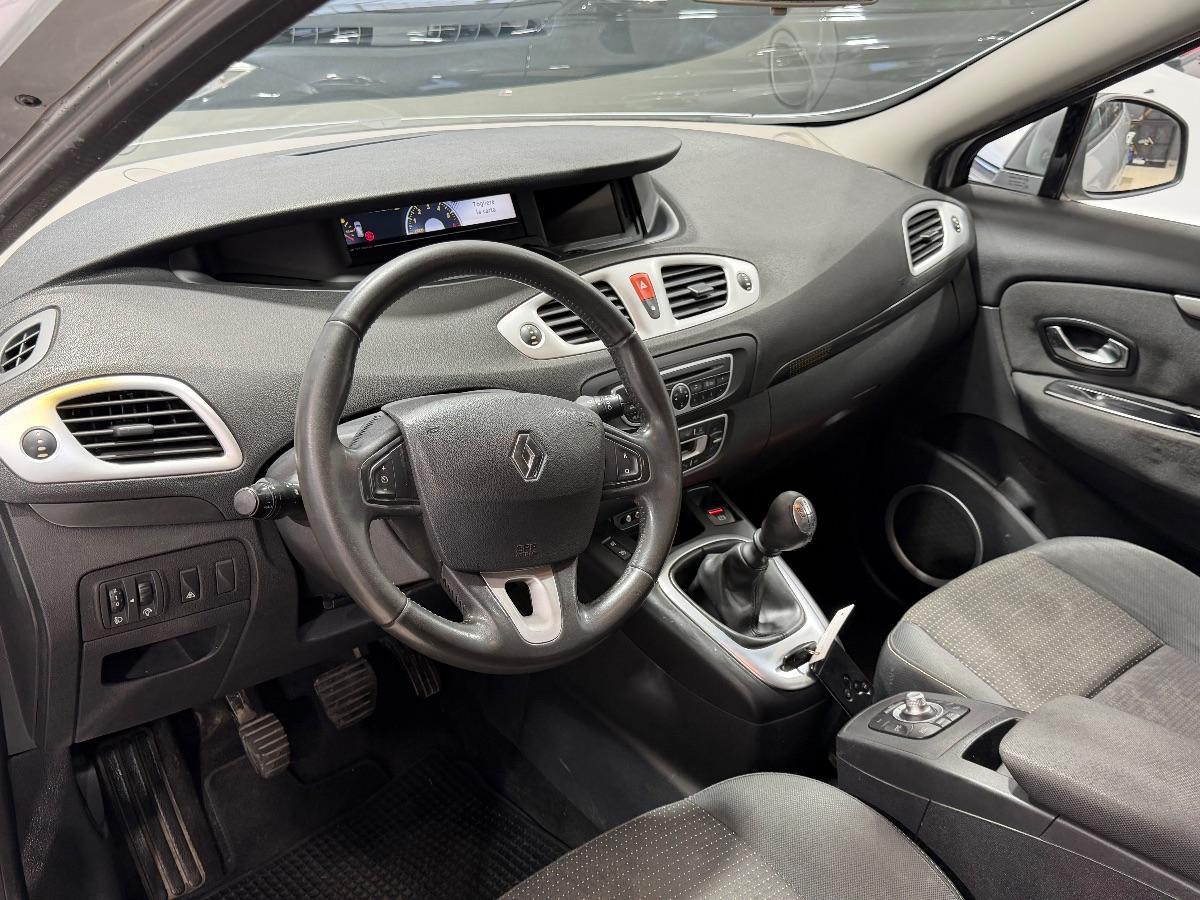 RENAULT - Scénic X-Mod - 1.5 dCi 110CV Luxe. 7P