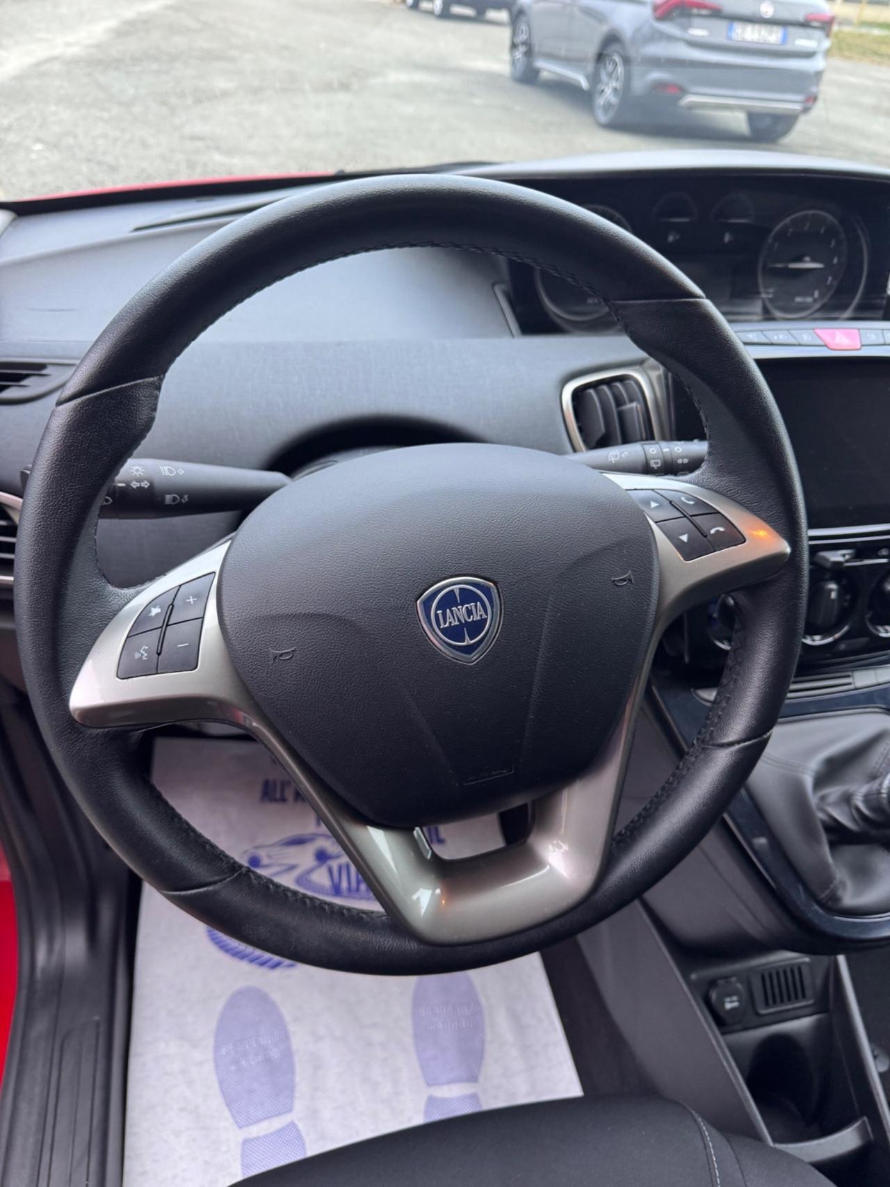 Lancia Ypsilon 1.0 Hybrid Gold