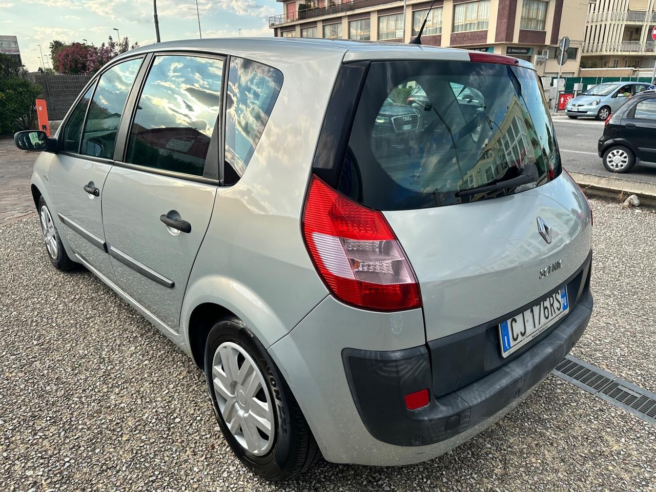 Renault Scénic 1.6 16V Luxe Dynamique metano