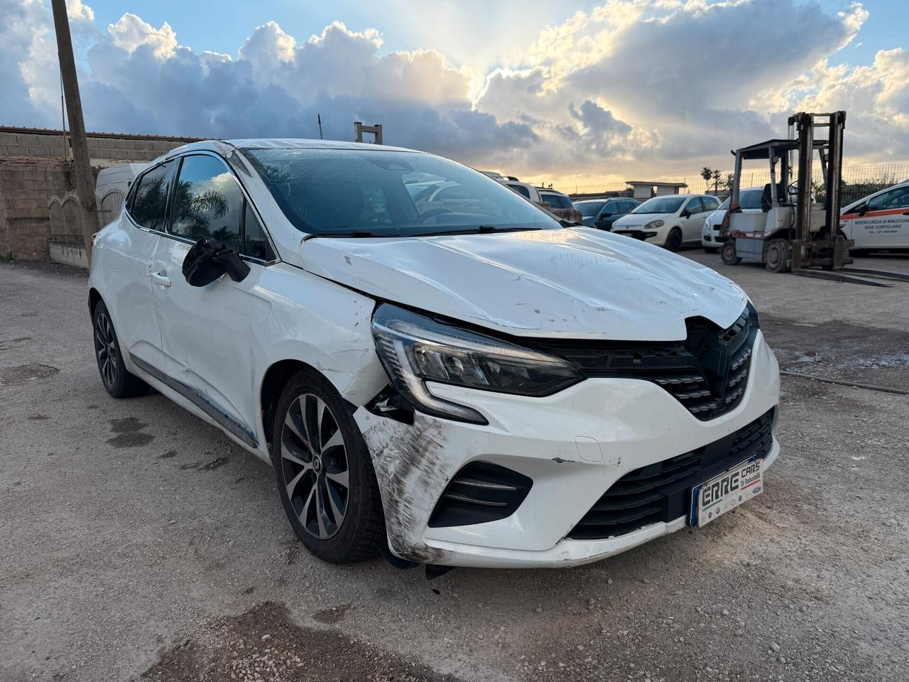 RENAULT CLIO 2023 1.0 BENZINA/GPL 101 CV *SINISTRATA