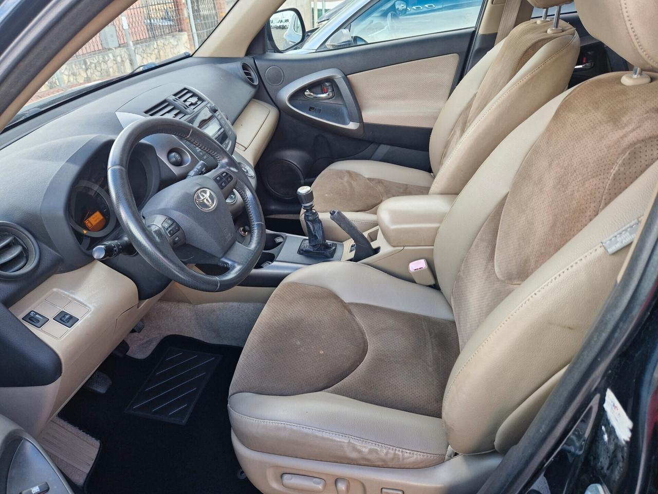 Toyota RAV 4 RAV4 Crossover 2.2 D-4D 150 CV DPF Exclusive