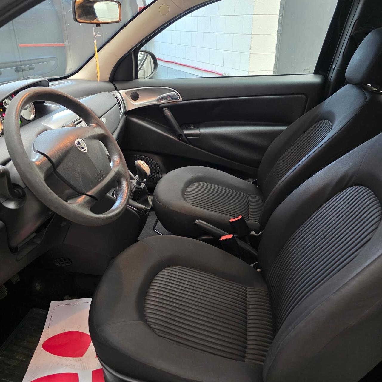 Lancia Ypsilon 1.2 ARGENTO