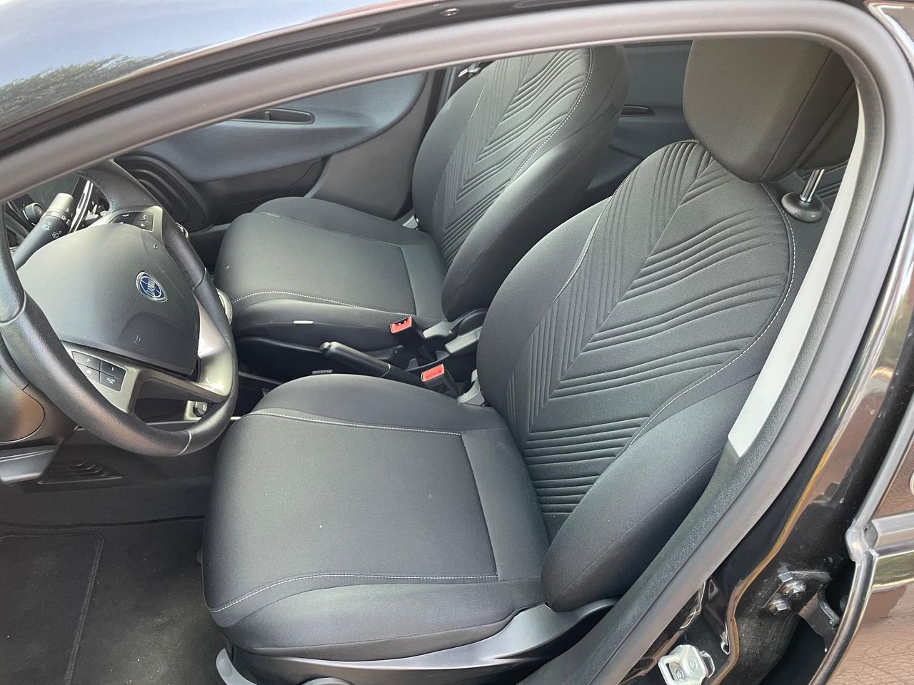 Lancia Ypsilon 1.0 5 porte S&S Hybrid full Gold OK Neopatentati