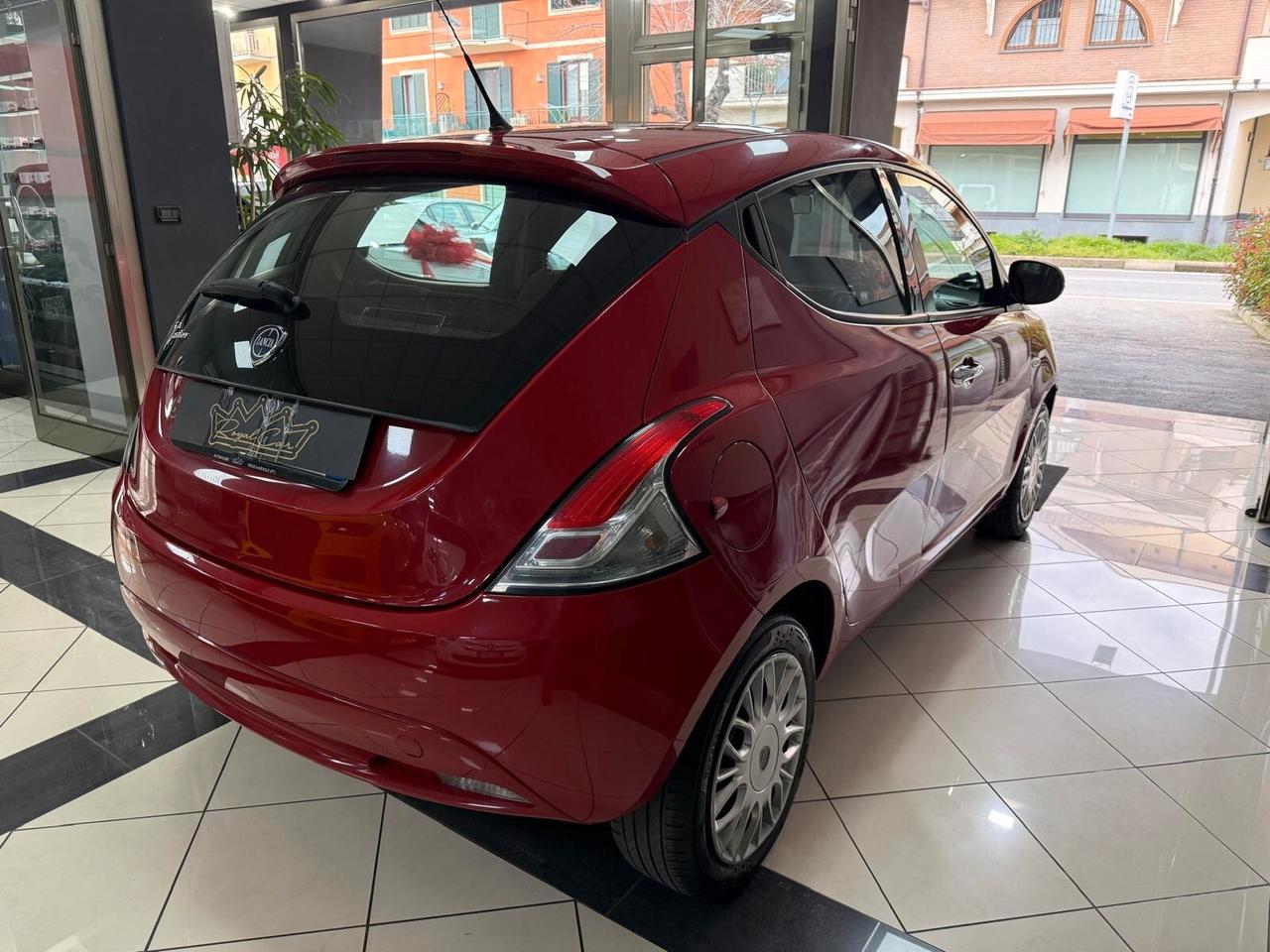 Lancia Ypsilon 1.2 69 CV 5 porte Silver
