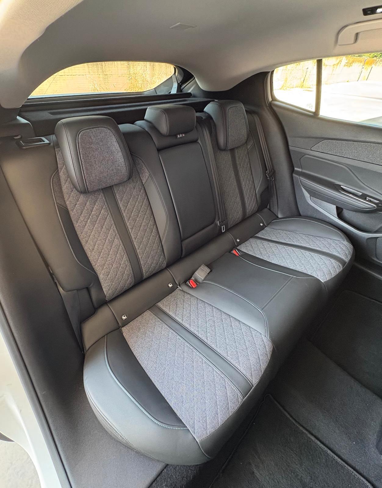 Peugeot 408 PureTech 130 S&S EAT8 Allure Pack