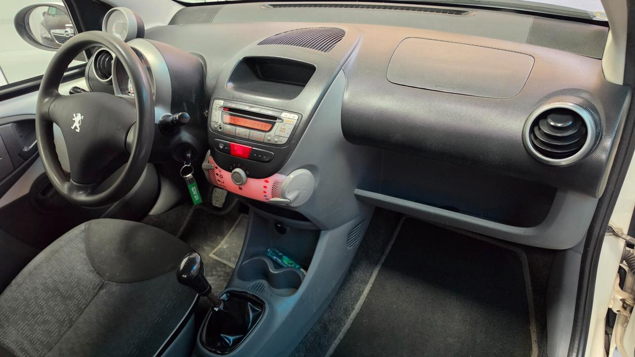 Peugeot 107 1.0 68CV 3p. Plaisir