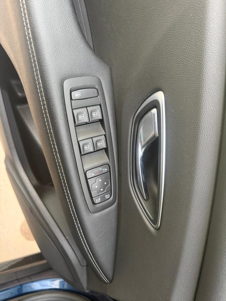 RENAULT - Scénic - TCe 140 CV EDC FAP Intens