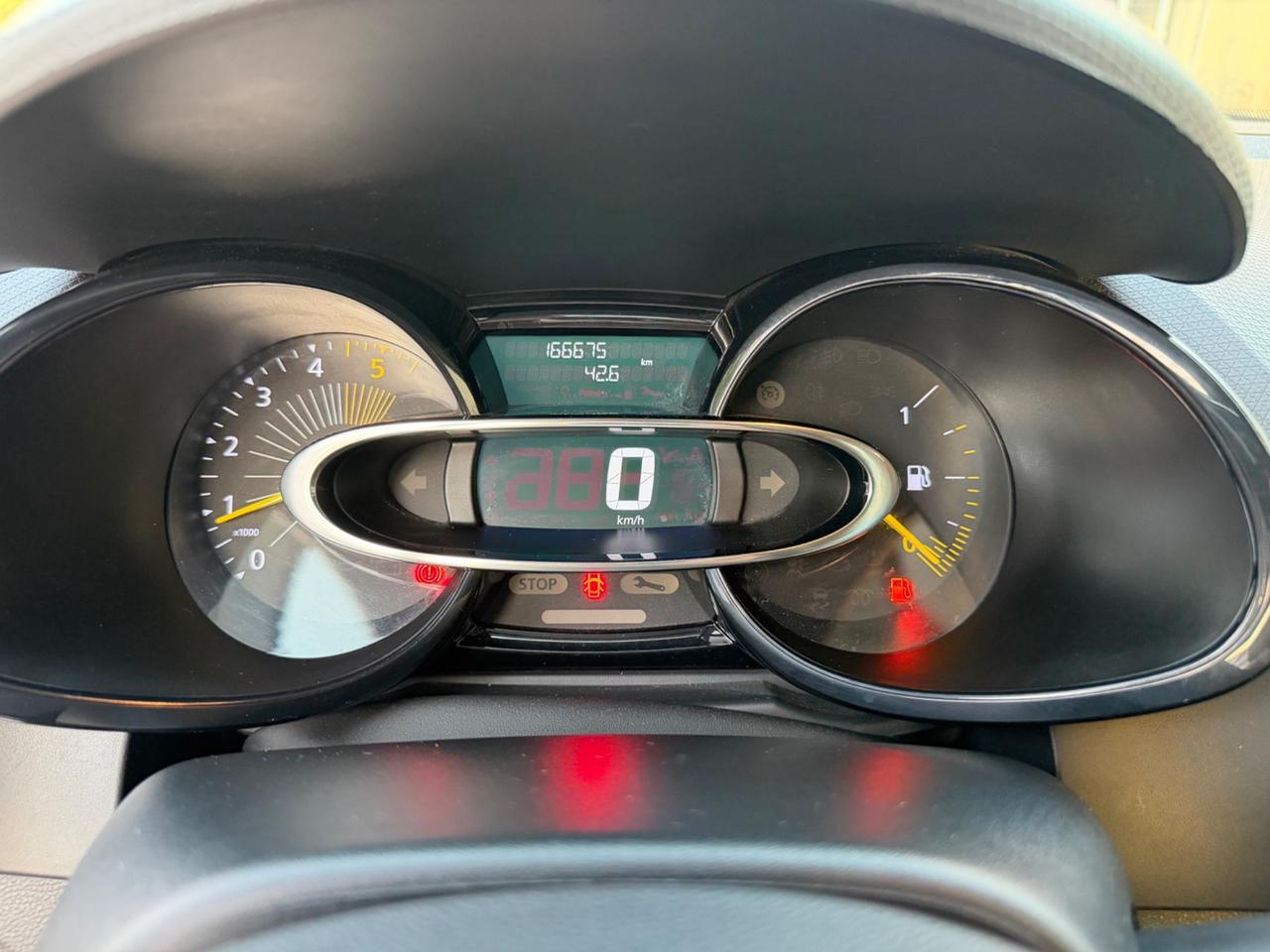 Renault Clio 1.5 dci 75 cavalli 2016 navigatore