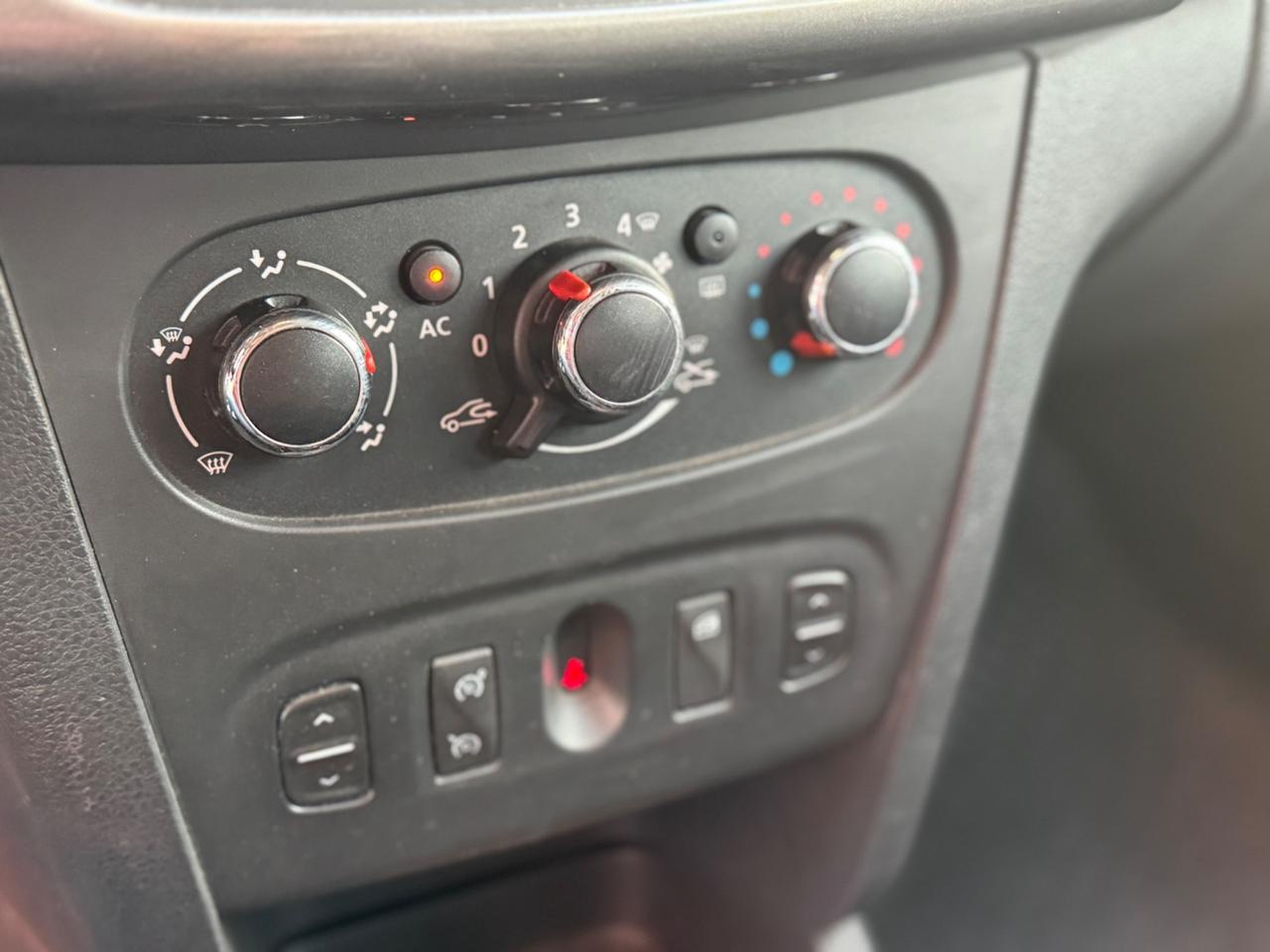 DACIA SANDERO STEPWAY 1.5 DCI PRESTIGE NAVI FULL